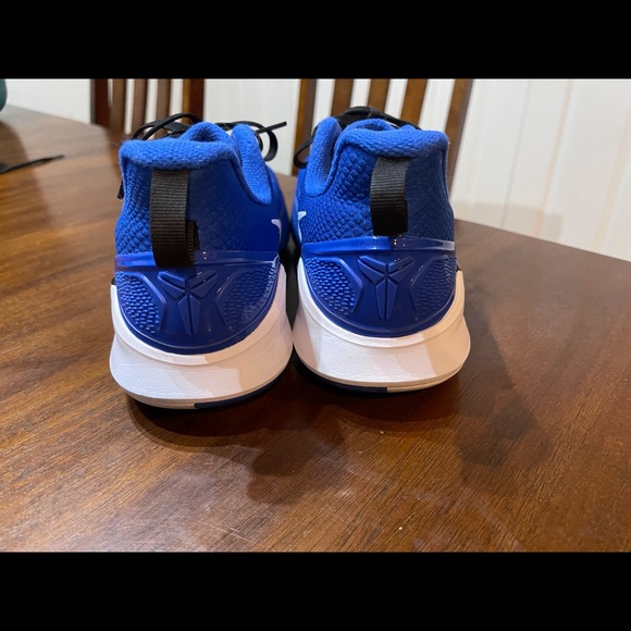 Kobe lows, in excellent condition. - Picture 3 of 4